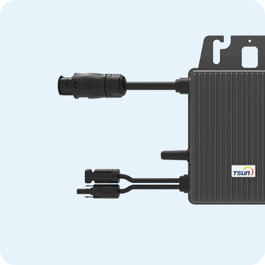 Ein schwarzer Kasten mit zwei Drähten - ein Solar-Wechselrichter